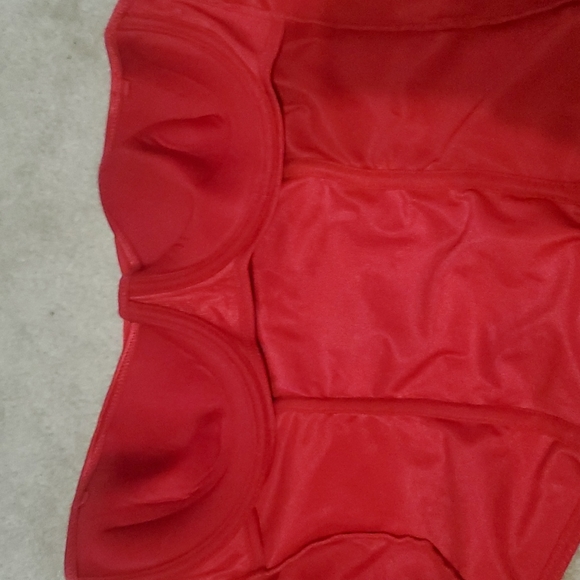 Red corset - Picture 3 of 4